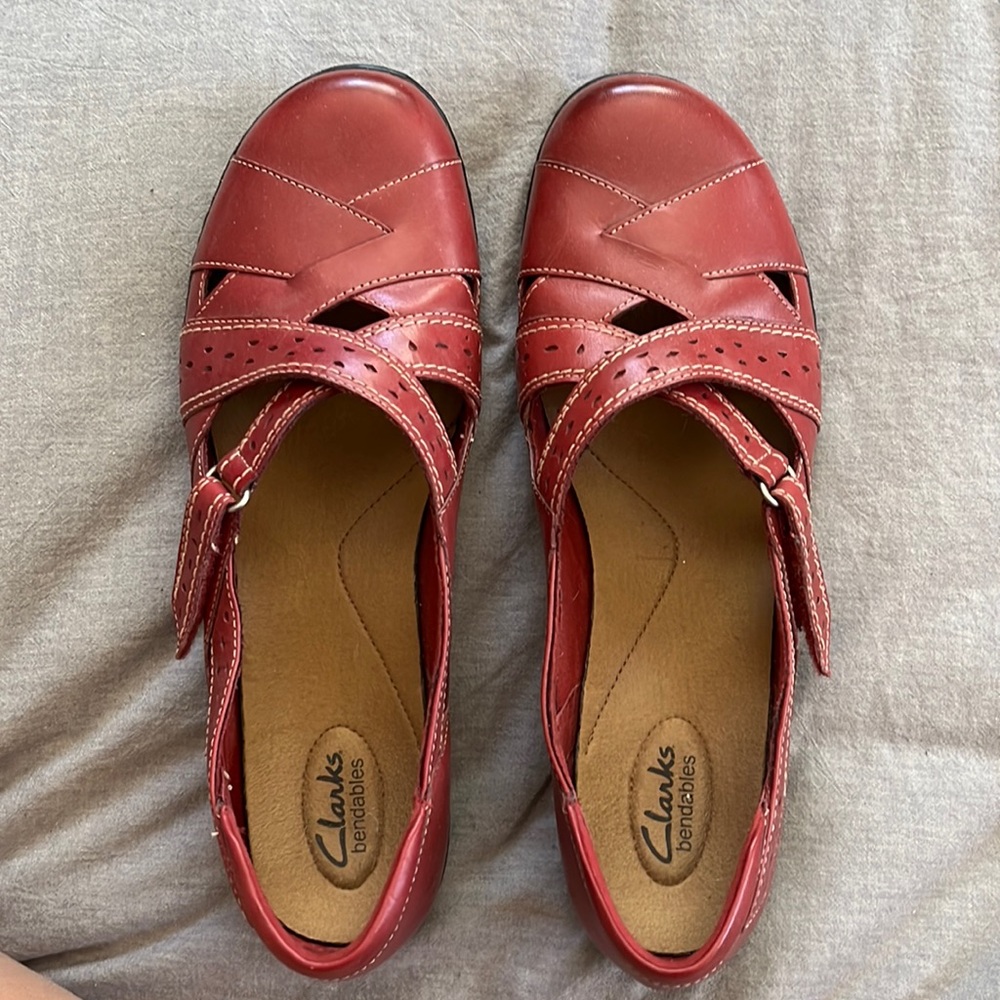 Red Women’s size 12 Clarks